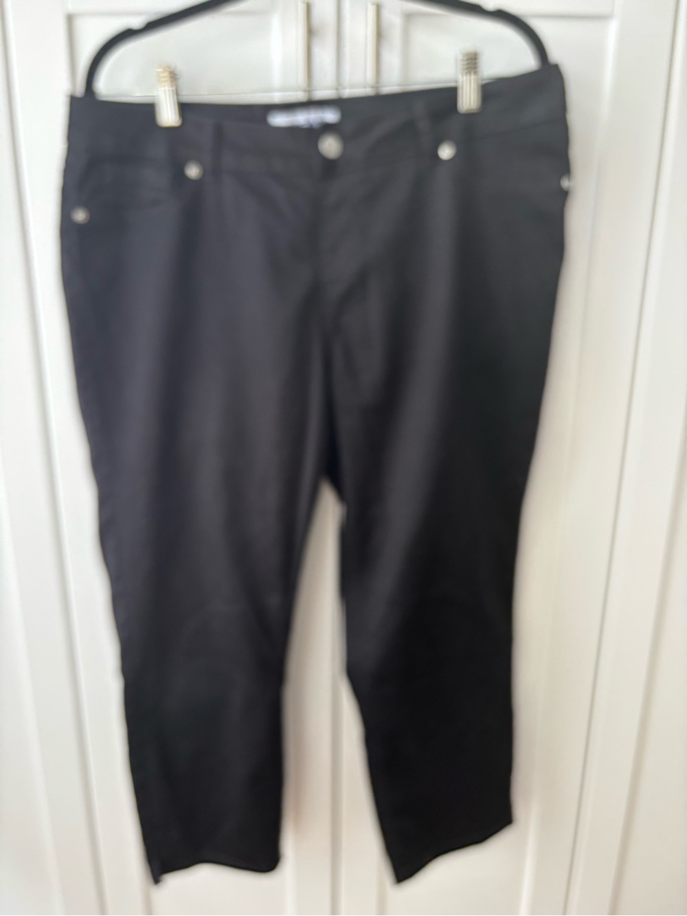 Black Women's Stretch pull on Capri Pants with faux zipper and pockets